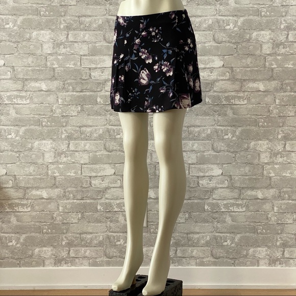 SOLD | Kendall & Kylie Lightweight Floral Skirt EUC - Picture 2 of 16